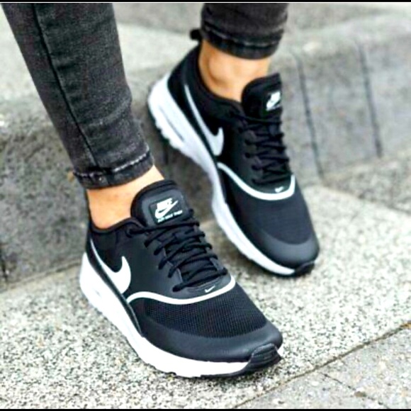 womens thea trainers